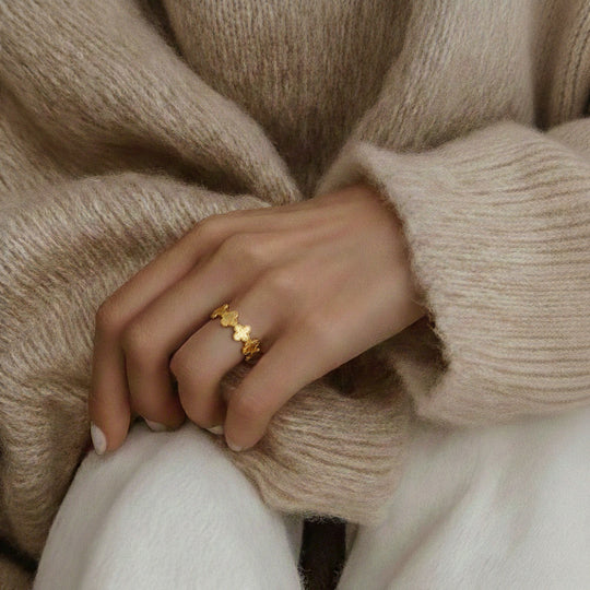 Clover Ring
